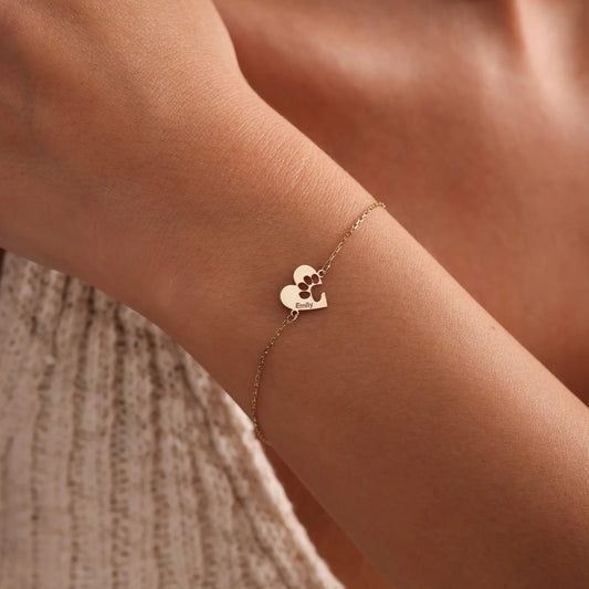 Bracelet personnalisé avec patte sur cœur et nom