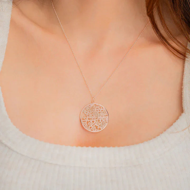 Collier personnalisé avec carte