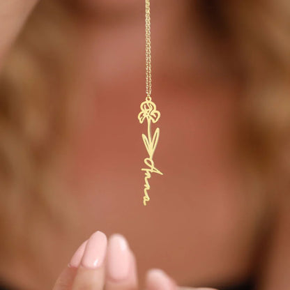 Collier personnalisé avec fleur de naissance et nom