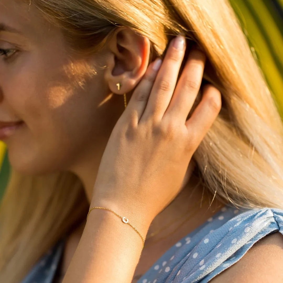 Bracelet personnalisé avec initiales latérales