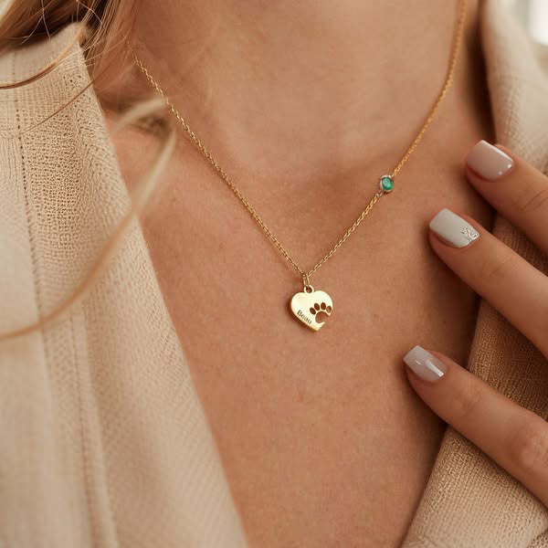 Collier personnalisé avec patte, cœur et nom
