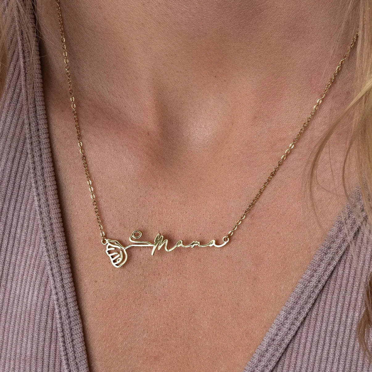 Collier personnalisé avec fleur de naissance et nom